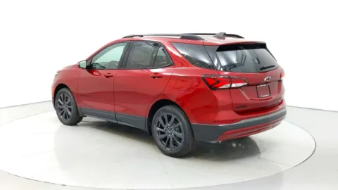 More photos of 2022 Chevrolet Equinox RS at Tom Gill Chevrolet, KY