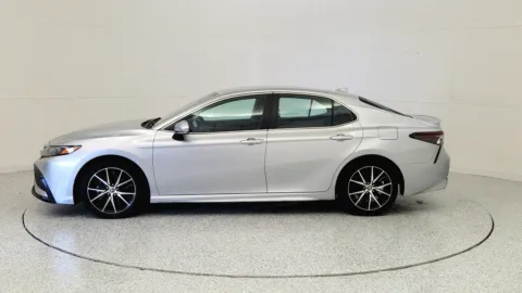 More photos of 2023 Toyota Camry SE at Tom Gill Chevrolet, KY