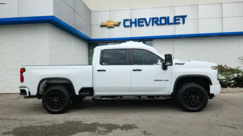 White 2024 Chevrolet Silverado 2500HD LT for sale in Florence, KY