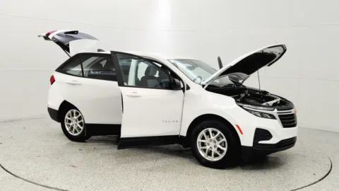 More photos of 2022 Chevrolet Equinox LS at Tom Gill Chevrolet, KY