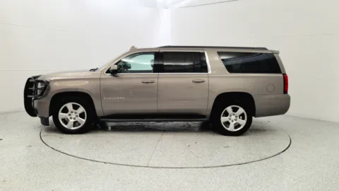 More photos of 2017 Chevrolet Suburban LT at Tom Gill Chevrolet, KY