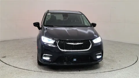 Photos of 2024 Chrysler Pacifica Touring L for sale in Florence, KY at Tom Gill Chevrolet