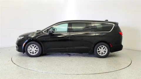 More photos of 2024 Chrysler Pacifica Touring L at Tom Gill Chevrolet, KY
