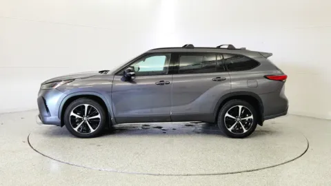 More photos of 2022 Toyota Highlander XSE at Tom Gill Chevrolet, KY