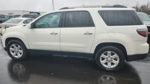 More photos of 2013 GMC Acadia SLE at Tom Gill Chevrolet, KY