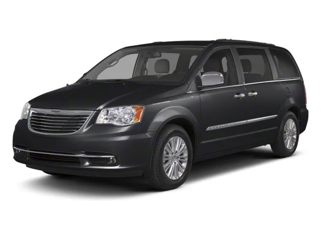 2013 Chrysler Town & Country Touring's photo