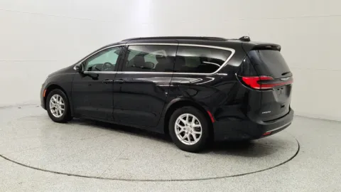 More photos of 2022 Chrysler Pacifica Touring L at Tom Gill Chevrolet, KY