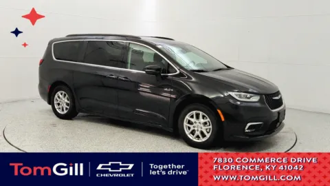 Black 2022 Chrysler Pacifica Touring L for sale in Florence, KY