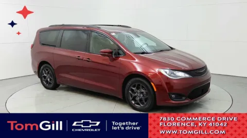 Red 2019 Chrysler Pacifica Limited for sale in Florence, KY