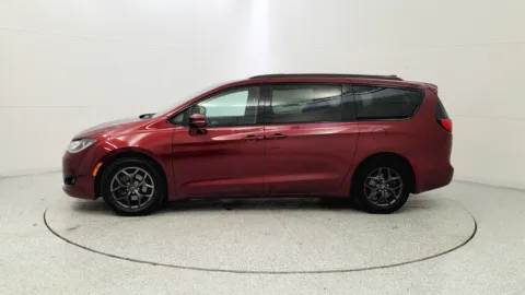 More photos of 2019 Chrysler Pacifica Limited at Tom Gill Chevrolet, KY