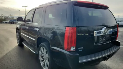 More photos of 2009 Cadillac Escalade at Tom Gill Chevrolet, KY