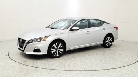 Another view of 2022 Nissan Altima 2.5 SV for sale in Florence, KY at Tom Gill Chevrolet