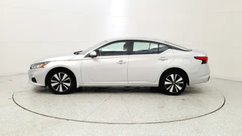More photos of 2022 Nissan Altima 2.5 SV at Tom Gill Chevrolet, KY