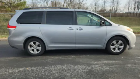 Silver 2014 Toyota Sienna LE AAS for sale in Florence, KY
