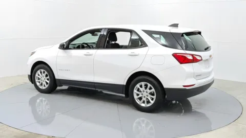 More photos of 2018 Chevrolet Equinox LS at Tom Gill Chevrolet, KY