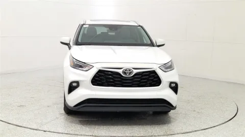 Photos of 2023 Toyota Highlander XLE for sale in Florence, KY at Tom Gill Chevrolet