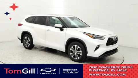 White 2023 Toyota Highlander L for sale in Florence, KY