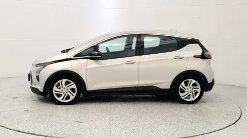 More photos of 2022 Chevrolet Bolt EV 1LT at Tom Gill Chevrolet, KY