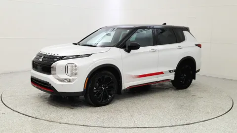 Another view of 2023 Mitsubishi Outlander SE for sale in Florence, KY at Tom Gill Chevrolet