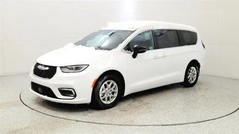 Another view of 2025 Chrysler Pacifica Select for sale in Florence, KY at Tom Gill Chevrolet