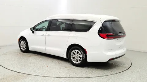 More photos of 2025 Chrysler Pacifica Select at Tom Gill Chevrolet, KY
