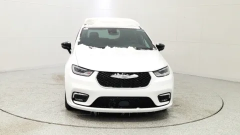 Photos of 2025 Chrysler Pacifica Select for sale in Florence, KY at Tom Gill Chevrolet