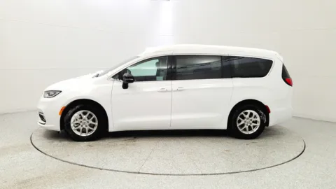 More photos of 2025 Chrysler Pacifica Select at Tom Gill Chevrolet, KY