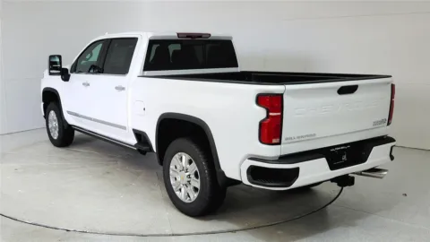 More photos of 2024 Chevrolet Silverado 2500HD High Country at Tom Gill Chevrolet, KY