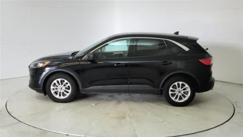 More photos of 2022 Ford Escape SE at Tom Gill Chevrolet, KY