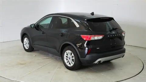 More photos of 2022 Ford Escape SE at Tom Gill Chevrolet, KY