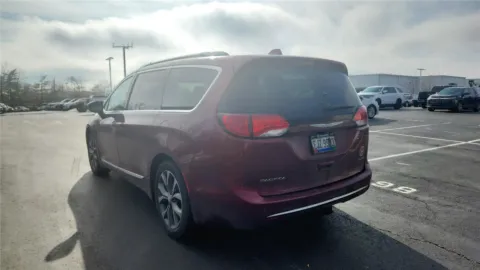 More photos of 2017 Chrysler Pacifica Limited at Tom Gill Chevrolet, KY