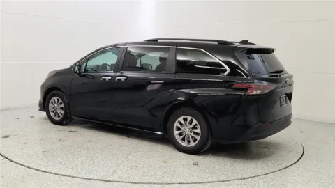 More photos of 2024 Toyota Sienna XLE at Tom Gill Chevrolet, KY