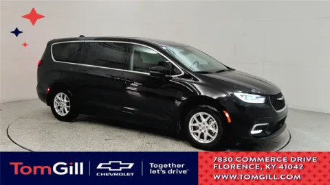 Black 2024 Chrysler Pacifica Touring L for sale in Florence, KY