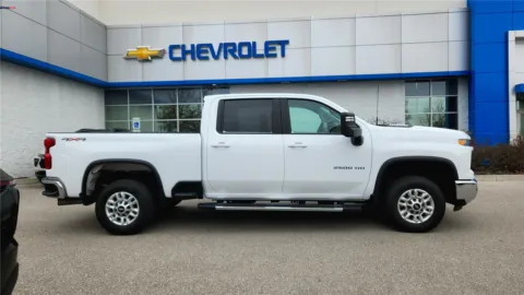 White 2025 Chevrolet Silverado 2500HD LT for sale in Florence, KY