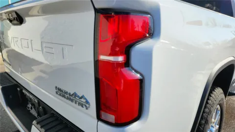 More photos of 2024 Chevrolet Silverado 2500HD High Country at Tom Gill Chevrolet, KY