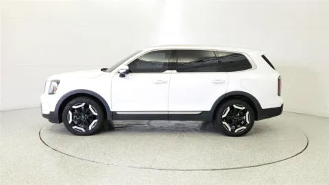 More photos of 2024 Kia Telluride EX at Tom Gill Chevrolet, KY