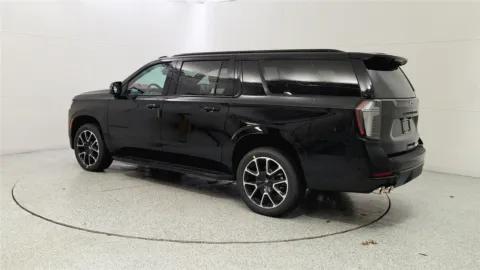 More photos of 2026 Chevrolet Suburban RST at Tom Gill Chevrolet, KY