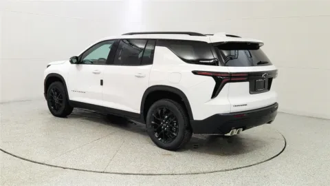 More photos of 2026 Chevrolet Traverse FWD LT at Tom Gill Chevrolet, KY