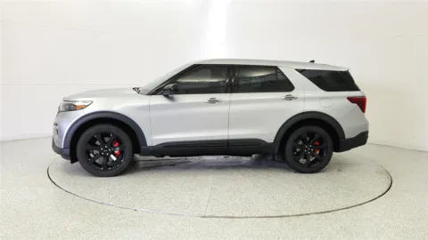 More photos of 2022 Ford Explorer ST at Tom Gill Chevrolet, KY