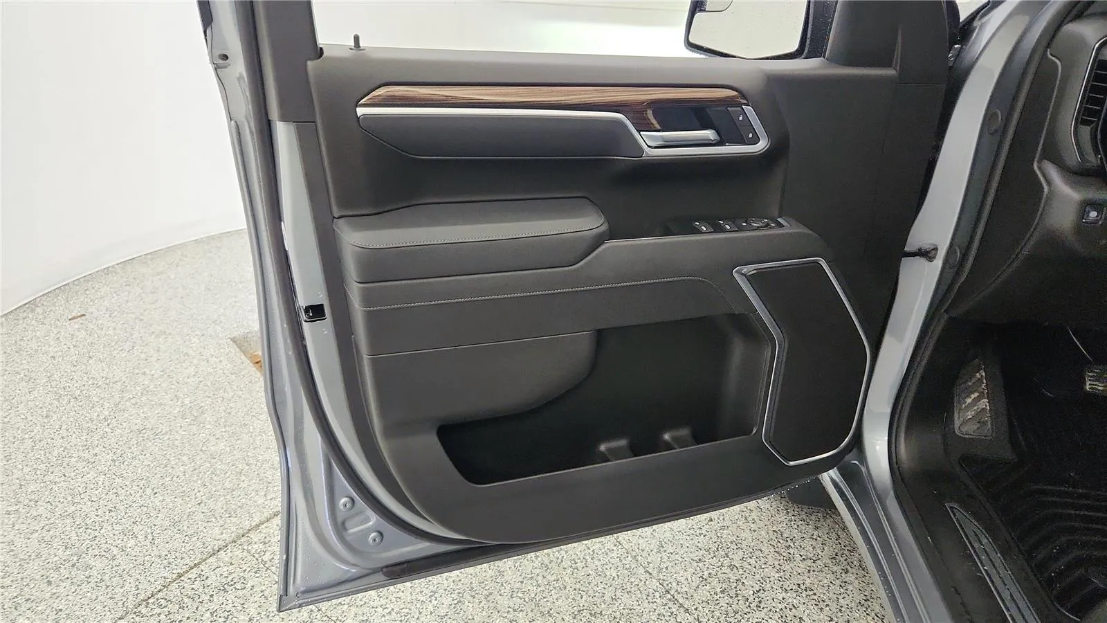 2026 Chevrolet Silverado 1500 LT - Photo 32