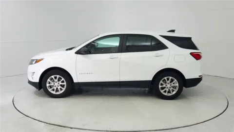 More photos of 2020 Chevrolet Equinox LS at Tom Gill Chevrolet, KY