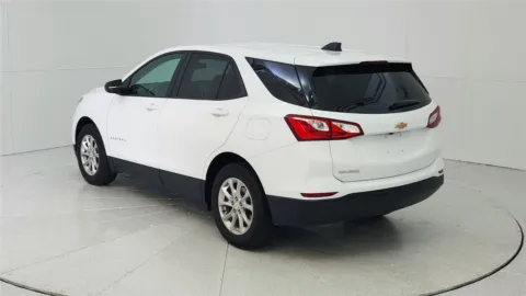 More photos of 2020 Chevrolet Equinox LS at Tom Gill Chevrolet, KY