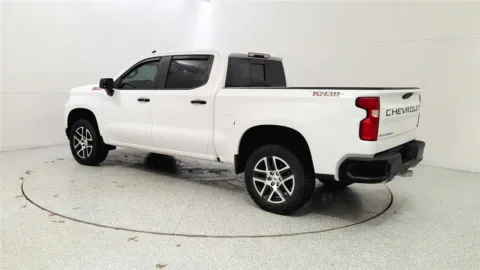 More photos of 2020 Chevrolet Silverado 1500 LT Trail Boss at Tom Gill Chevrolet, KY