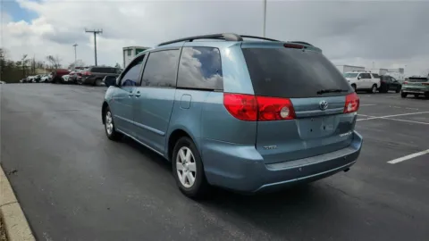 More photos of 2008 Toyota Sienna XLE at Tom Gill Chevrolet, KY