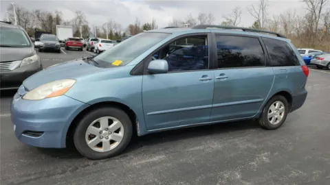 More photos of 2008 Toyota Sienna XLE at Tom Gill Chevrolet, KY