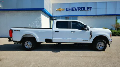 White 2024 Ford Super Duty F-350 SRW XL for sale in Florence, KY