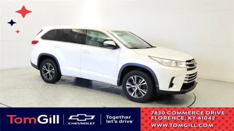 White 2018 Toyota Highlander LE for sale in Florence, KY