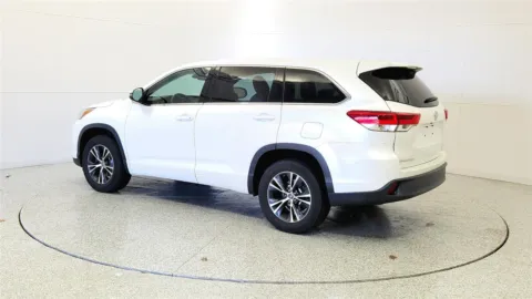 More photos of 2018 Toyota Highlander LE at Tom Gill Chevrolet, KY