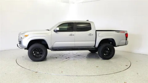 More photos of 2018 Toyota Tacoma SR V6 at Tom Gill Chevrolet, KY