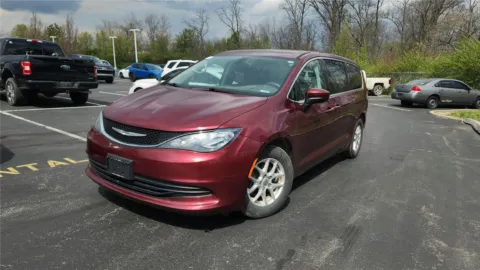 More photos of 2017 Chrysler Pacifica Touring at Tom Gill Chevrolet, KY